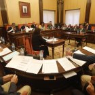 Un momento del pleno celebrado en el Ayuntamiento de León.