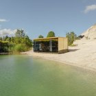 Unidad a orillas de un río, en Ämari, Estonia.