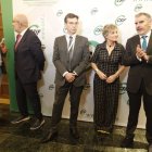 Hipólito Riesco y Ofelia Rodríguez, de Csif, en el centro de la imagen. RAMIRO
