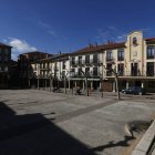 Vista de la plaza porticada del Ayuntamiento de Sahagún.