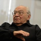 Fotografía de archivo del 3 de julio de 2023 del padre Gustavo Gutiérrez en una rueda de prensa en Lima (Perú). EFE/ Raúl García ARCHIVO