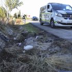 Cuatro personas han fallecido y una quinta ha resultado herida grave tras la salida de vía de un turismo registrada este sábado en la autovía A-92 a su paso por Moraleda de Zafayona (Granada). Según ha informado el servicio de emergencias 112 de Andalucía, el accidente ha tenido lugar a las 00:30 horas a la altura del kilómetro 215 de la A-92, sentido Granada, momento en el que varias personas alertaron de la saluda de vía. EFE/ Pepe Torres