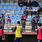 Algunos aficionados acudieron al entrenamiento abierto a arropar al equipo culturalista antes del derbi.