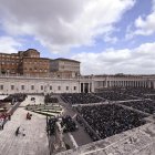 Imagen de los asistentes a misa del Domingo de Ramos en la Plaza de San Pedro, Ciudad del Vaticano, 24 de marzo de 2024. 
                       EFE/EPA/RICARDO ANTIMIANI
                      //////////
                      Ciudad del Vaticano (Estado de la Ciudad del Vaticano (Santa Sede)), 24/03/2024.- Fieles asisten a la Santa Misa del Domingo de Ramos en la Plaza de San Pedro, Ciudad del Vaticano, 24 de marzo de 2024. El Domingo de Ramos es el relato bíblico de la entrada de Jesucristo en Jerusalén, que marca el inicio de la Semana Santa y la Cuaresma. (Papa, Jerusalén) EFE/EPA/RICCARDO ANTIMIANI
                      //////////
                      Ciudad del Vaticano (Estado de la Ciudad del Vaticano (Santa Sede)), 24/03/2024.- Fieles asisten a la Santa Misa del Domingo de Ramos en la Plaza de San Pedro, Ciudad del Vaticano, 24 de marzo de 2024. El Domingo de Ramos es el relato bíblico de la entrada de Jesucristo a Jerusalén, que marca el comienzo de la Semana Santa y la Cuaresma. (Papá, Jerusalén) EFE/EPA/RICARDO ANTIMIANI