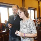 Marta Sanz, junto al también escritor Avelino Fierro, durante una anterior visita a León.