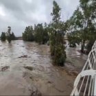 Captura de video que muestra el río Magro desbordado en Utiel y obliga a los bomberos a evacuar bajos y comercios. EFE/Emergencias 112 Valencia -SOLO USO EDITORIAL/SOLO DISPONIBLE PARA ILUSTRAR LA NOTICIA QUE ACOMPAÑA (CRÉDITO OBLIGATORIO)-