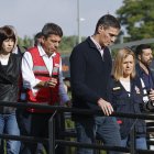 El presidente del Gobierno, Pedro Sánchez (c), acompañado por la ministra de Ciencia, Innovación y Universidades, Diana Morant (i), el president de la Generalitat, Carlos Mazón (2i), y la delegada del Gobierno, Pilar Bernabé (d), visita este jueves el Centro de Coordinación Operativo Integrado (CECOPI) de la Comunitat Valenciana, desde el que se coordinan las labores de emergencia en las zonas afectadas por la dana. EFE/ Kai Försterling