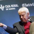 El expresidente del Gobierno Felipe González durante su participación en un desayuno informativo organizado en Valladolid por el diario El Norte de Castilla, este martes. EFE/ Nacho Gallego