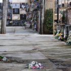 Estado del cementerio en Paiporta, Valencia, este martes, tras el paso de la dana. EFE/ Manuel Bruque