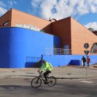 Exterior de las piscinas climatizadas de El Plantío de Ponferrada.