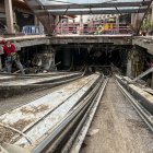 Fuera del foco mediático inicial ante la posibilidad de que en sus aparcamientos aparecieran centenares de los desaparecidos por la dana y comprobado que no albergaba ningún fallecido, el centro comercial Bonaire, uno de los más grandes de España, afronta una colosal labor para lograr su reapertura. EFE/Roberto Ruiz