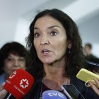 Reyes Maroto atiende a los medios en el marco del acto institucional conmemorativo del Día Internacional de la Eliminación de la Violencia contra la Mujer en el Ayuntamiento de Madrid. EFE/Rodrigo Jiménez