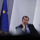 El ministro de Transportes, Oscar Puente en rueda de prensa tras la reunión del Consejo de Ministros, este martes en el Palacio de la Moncloa.
