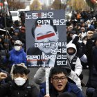 Protesta contra el presidente de Corea del Sur, Yoon Suk-yeol, este 5 de diciembre en Seul. EFE/EPA/JEON HEON-KYUN