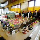 El alcalde, Marco Morala, visitó este jueves el Belén de Playmobil.