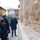 Finalización de la restauración de la fachada sur de la Iglesia del Mercado de León y que ha visitado el delegado territorial.