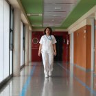 Estefanía Basante en la unidad de Oncología del Hospital El Bierzo.