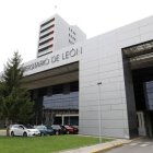 Fachada del Complejo Asistencial Universitario de León