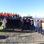 Subdelegado del Gobierno, delegado de la Junta, presidente de la Diputación, del Consejo Comarcal, el alcalde Molinaseca y el pedáneo del Acebo, junto con los voluntarios de Protección Civil en la inauguración del belén.