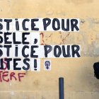 Un graffiti en una pared que dice 'Justicia para Gisele, Justicia para Todos' se exhibe en una pared cerca del tribunal penal de Avignon, Francia, 16 de diciembre de 2024. 
                       EFE/EPA/Guillaume Horcajuelo