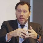 El ministro de Transportes y Movilidad Sostenible, Óscar Puente, que participa este lunes en ha asegurado este lunes, en un desayuno informativo organizado en Valladolid por El Diario de Castilla y León-El Mundo.