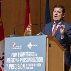 El presidente de la Junta de Castilla y León, Alfonso Fernández Mañueco, presenta el Plan Estratégico de Medicina Personalizada de Precisión de Castilla y León 2024-2030.