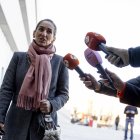 Alejandra Martos Figueroa, hija del cantante Raphael, a su llegada al hospital 12 de Octubre en Madrid donde continúa ingresado su padre, este viernes. EFE/ Daniel González