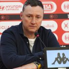 Raúl Llona, en la rueda de prensa previa al partido de este domingo en Irún.