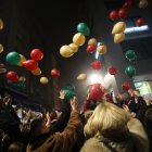 La suelta de globos reunió a numeroso público en el centro de Ponferrada.