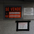 Imagen de archivo de un cartel de venta de una vivienda en Madrid. EFE/J.J.Guillen
