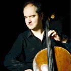Aldo Mata ofrece una interpretación magistral al cello.