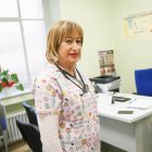 Carmen de la Fuente, en la consulta que deja tras una vida dedicada a la enfermería.