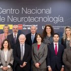 La ministra de Ciencia, Innovación y Universidades, Diana Morant (c, delante), posa después de firmar este viernes el convenio entre el Gobierno de España, la Comunidad de Madrid (CAM) y la Universidad Autónoma de Madrid (UAM) para la creación del consorcio del Centro Nacional de Neurotecnología (Spain Neurotech), que contará con una inversión del Gobierno de España de 120 millones de euros. EFE/ Ministerio de Ciencia / ***SOLO USO EDITORIAL/SOLO DISPONIBLE PARA ILUSTRAR LA NOTICIA QUE ACOMPAÑA (CRÉDITO OBLIGATORIO)***