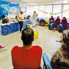 Un momento de la clase formativa de padres en el primer centro asistencial berciano.