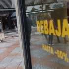 Rebajas en los comercios de León.