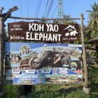 Cartel del centro 'Koh Yao Elephant Care' en Tailandia, en una foto del 4 de enero de 2025. EFE/Brian Bujalance