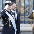 La princesa de Asturias, Leonor, saluda durante el acto castrense de la Pascua Militar, en Madrid. EFE/ JuanJo Martín