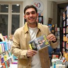 El actor y músico Víctor Elías cuenta en una entrevista con EFE su historia de vida desde la infancia en los platós, en la famosa serie Los Serrano, hasta su lucha de adulto contra la adicción y el fracaso, con motivo de su primer libro "Yo sostenido: Historia de un juguete casi roto". EFE/ María Alonso