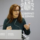 La ministra de Sanidad, Mónica García, comparece en una rueda de prensa este miércoles en Madrid para informar sobre el balance de la actividad gripal en España. EFE/Blanca Míllez