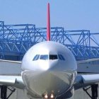 Imagen de archivo de un avión.
Las compañías aéreas recibirán bonificaciones en el importe de las prestaciones públicas por salida de pasajeros y seguridad a abonar a Aena Aeropuertos por la apertura de rutas a nuevos destinos, según se recoge en el proyecto de ley de Presupuestos Generales del Estado (PGE).
ECONOMIA MADRID EMPRESAS ESPAÑA EUROPA
CEDIDA