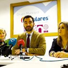 Ana Franco, David Fernández y Paloma Robles, en la rueda de prensa de ayer.