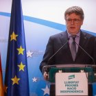 Imagen de archivo del líder de JxCat, Carles Puigdemont, en una rueda de prensa en Bruselas. EFE/EPA/OLIVIER HOSLET