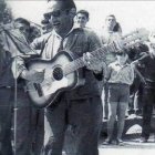 Dominguín, uno de los músicos callejeros más queridos de Ponferrada.