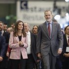 MADRID, 22/01/2025.- Los reyes de España, Felipe y Letizia, acompañados de ministros, representantes de comunidades autónomas y de ayuntamientos, inauguran este miércoles la 45 edición de Fitur, la primera gran feria del turismo en el calendario y entre las más importantes a nivel global, a la que está prevista también la asistencia de unas 250.000 personas y que se celebra en los pabellones de Ifema en Madrid. EFE/ Kiko Huesca