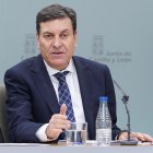 El consejero de Economía y Hacienda y portavoz, Carlos Fernández Carriedo, comparece en rueda de prensa posterior al Consejo de Gobierno de la Junta de Castilla y León, este jueves. EFE/Nacho Gallego