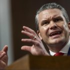 Fotografía del pasado 14 de enero del entonces candidato a Secretario de Defensa de Estados Unidos, Pete Hegseth, durante su audiencia de confirmación ante el Comité de Servicios Armados del Senado, en el edificio de oficinas del Senado Dirksen en Washington, DC, EE.UU.. EFE/EPA/Shawn Thew