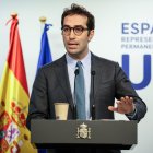 Imagen de archivo del ministro de Economía, Carlos Cuerpo, en rueda de prensa en Bruselas. EFE/Pablo Garrigós Cucarella