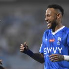 El jugador del Al Hilal Neymar durante un partido de la Liga Saudí entre Al Hilal y Al Riyadh en el Estadio Príncipe Faisal bin Fahd en Riad, Arabia Saudita. EFE/EPA/STRINGER
