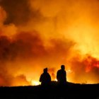 Imagen reciente de los incendios en Santa Clarita (California), en EEUU. EFE/EPA/TED SOQUI