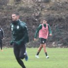 El delantero Pau Ferrer ya entrenó esta mañana de miércoles con la Ponferradina.